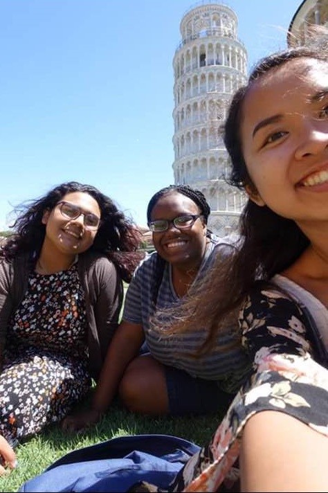 Miracle and friends near the Leaning Tower of Pisa