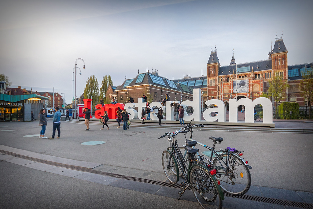 i_amsterdam_sign