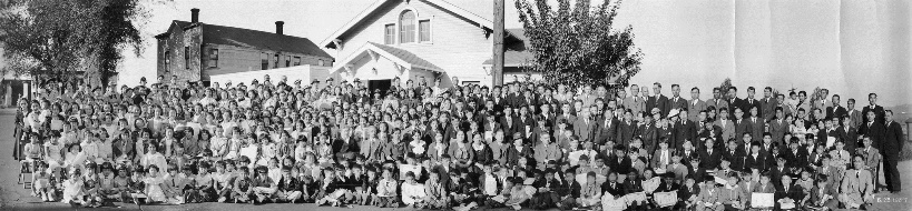 Students and faculty outside Tacoma's Japanese Language School, 1937.