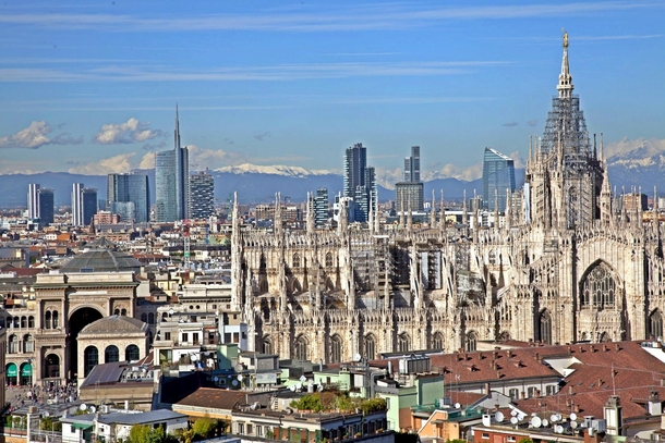 Old and new Milan skyline 