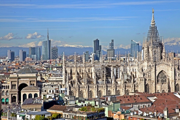 Old and new Milan skyline