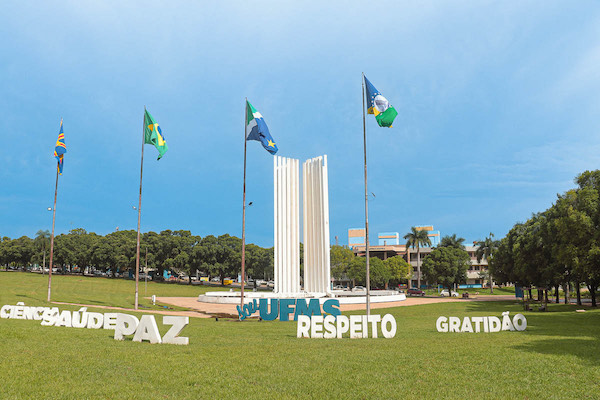 Campus sign for Universidade de Mato Grosso do Sul
