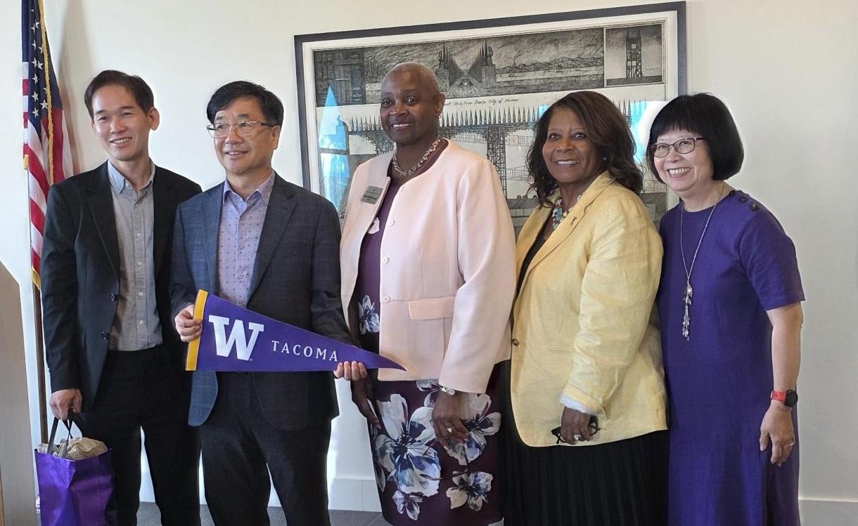 L-R: Professor Kim Kyung Tae, President of Pusan National University of Education in Korea, Dr. Lee Seok Hee, UW Tacoma Chancellor  Dr. Sheila Edwards Lange, UW Tacoma Vice Chancellor for Student Affairs Dr. Mentha Hynes-Wilson, and School of Education Professor/MEd Program Director Dr. Belinda Louie.
